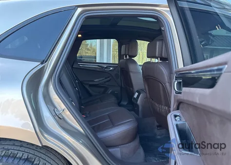 2015 Porsche Macan S z USA, uszkodzony, nr VIN WP1AB2A54FLB56620